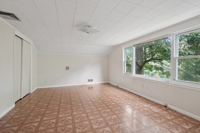 Building Photo - 18 Dorison Dr
