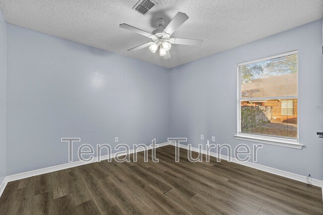 Building Photo - 13300 St Martin Dr