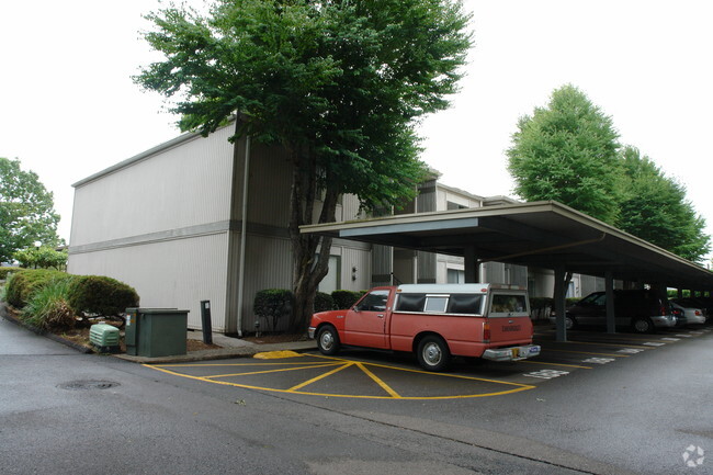 Building Photo - Royal Oaks Apartments