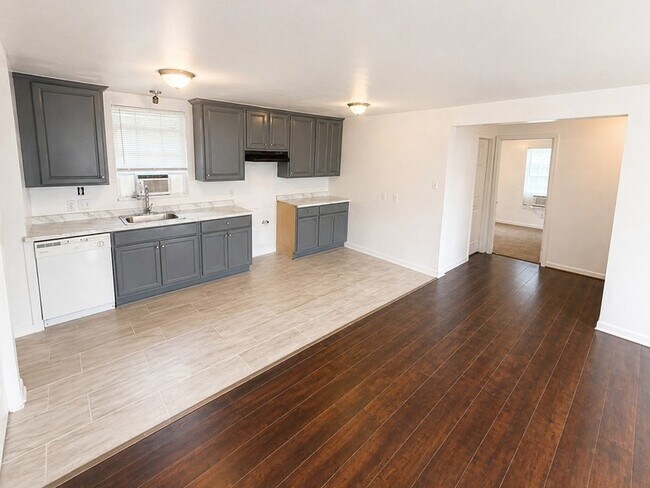 Building Photo - 5103 Willow Glen Dr