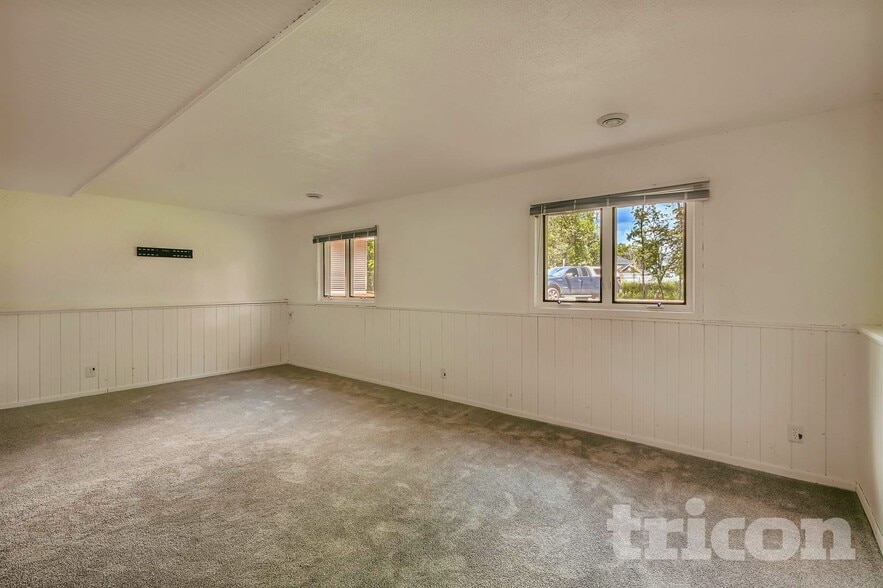 Building Photo - 14150 Rolling Oaks Cir NE