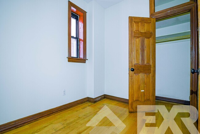 Building Photo - 1244 Pacific St