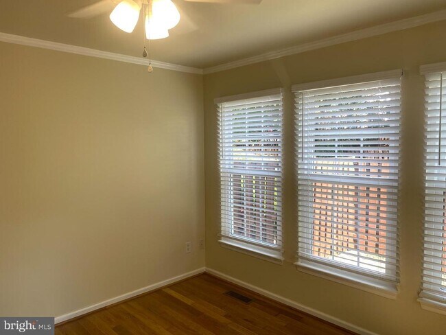 Building Photo - 7049 Rogue Forest Ln