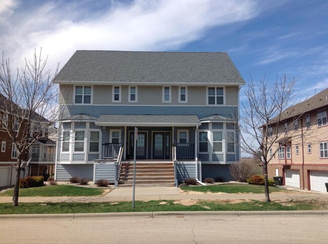 Building Photo - 3044 Providence St