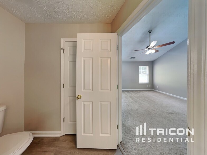 Building Photo - 5545 Amber Cove Way