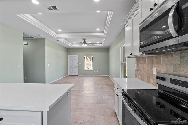 Building Photo - 222 W Mahl St