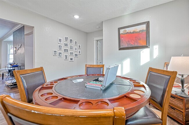 Building Photo - 10601 Willowgrove Dr