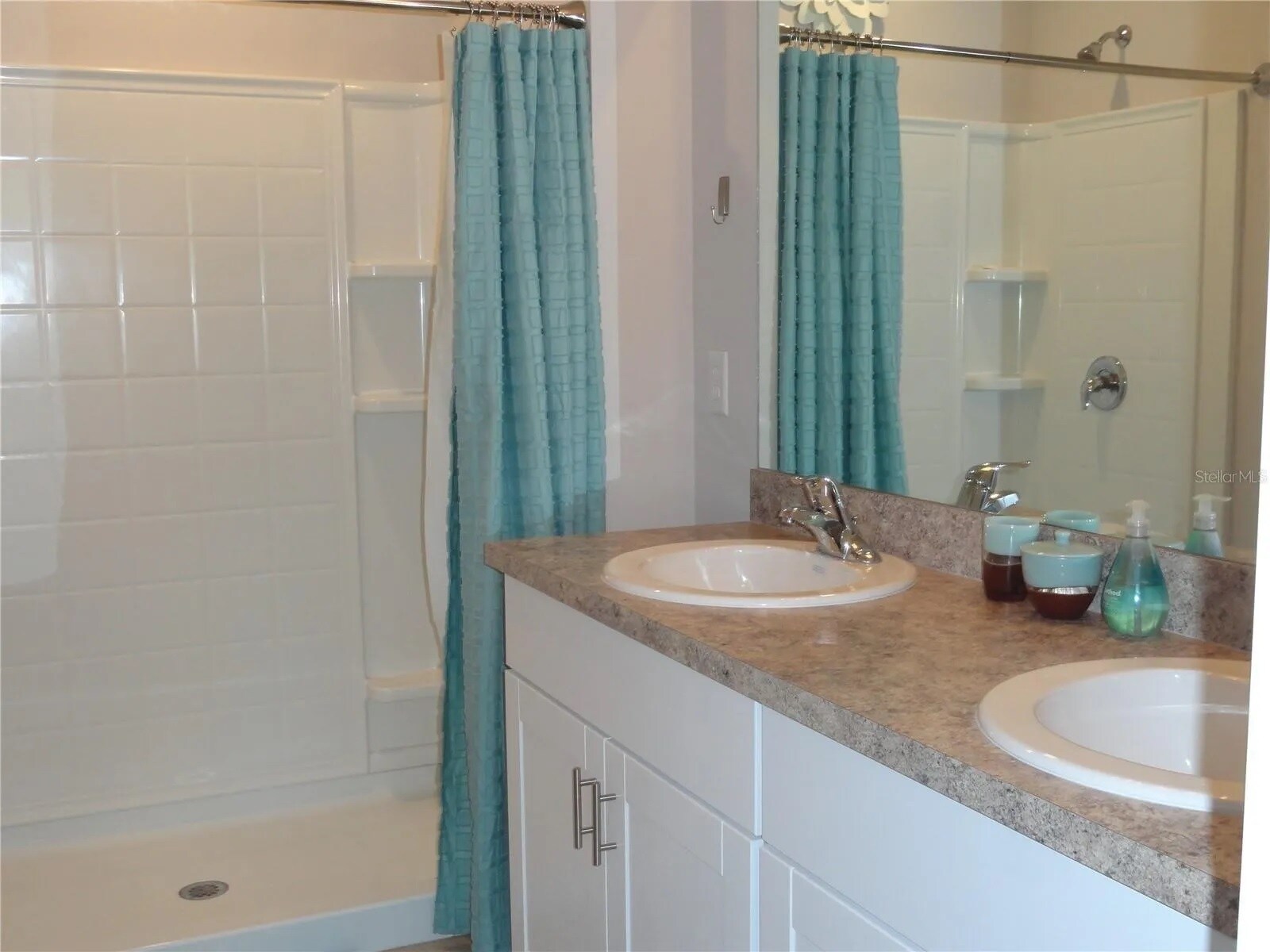 Master Bathroom - 25152 E Lenox Cir