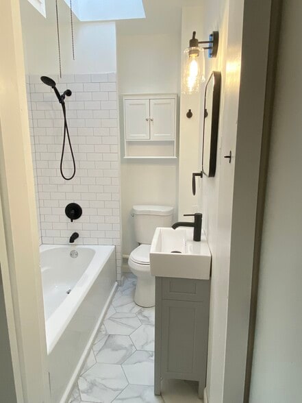 Bath - 211 Sumac St