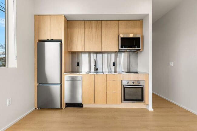 Building Photo - 7480 N Delaware Ave