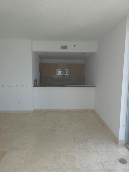 Building Photo - 1060 Brickell Ave