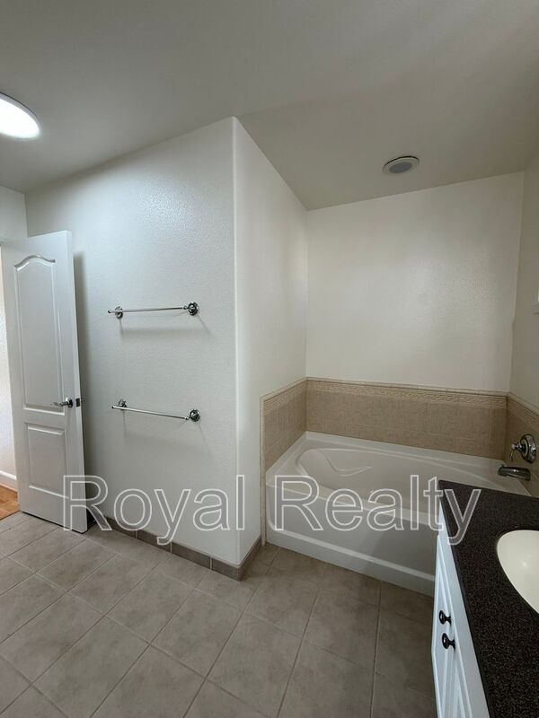 Building Photo - 92-1071-1071 Koio Dr