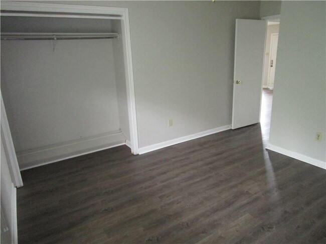 Building Photo - 204 Cantal Dr