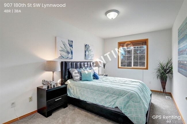 Building Photo - 907 180th St SW