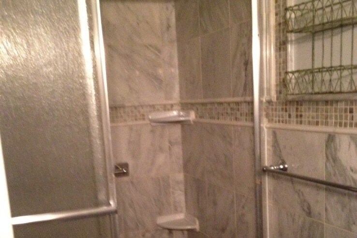 Shower sliding door (marble wall) - 3905 Brenda Ln