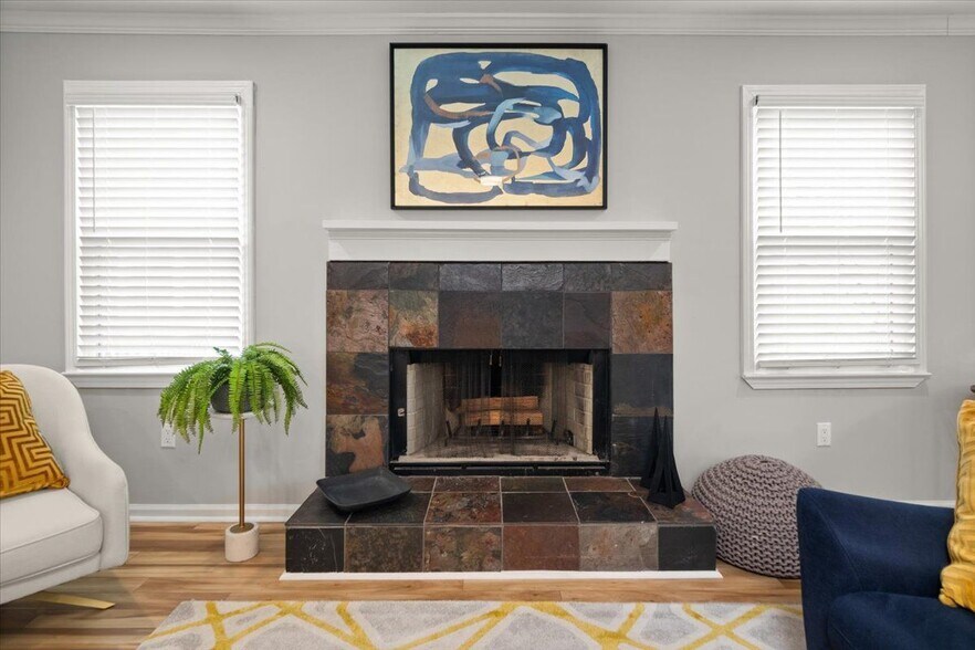 Building Photo - 65 Howell St SE