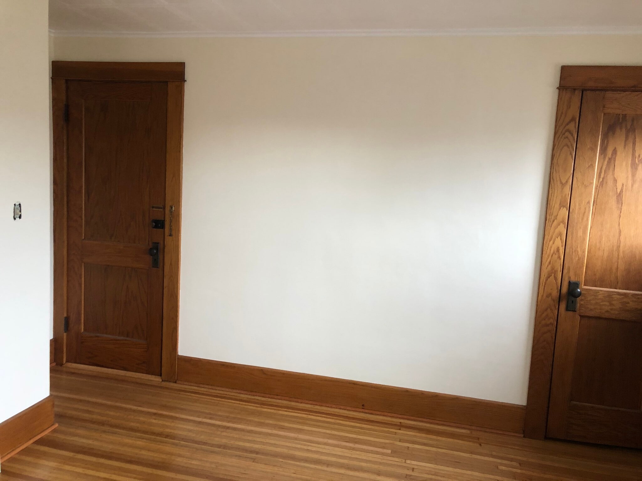 Living Room - 81 Lincoln Blvd