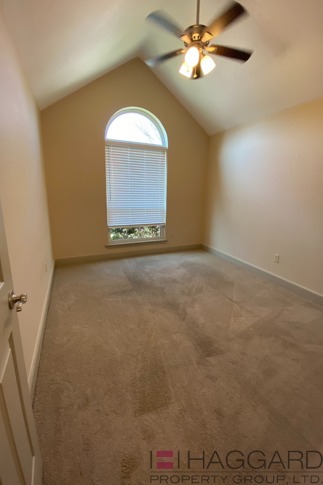 Building Photo - Renovated Frisco Home 3/2/2 in a Quiet Nei...