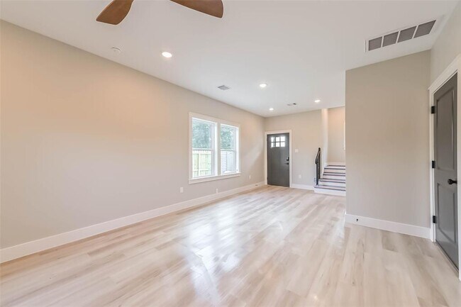 Building Photo - 4721 Mallow St