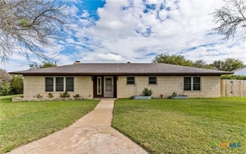 Building Photo - 613 Cedar Dr