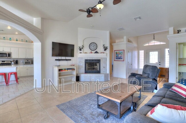 Building Photo - 304 Acoma Blvd S
