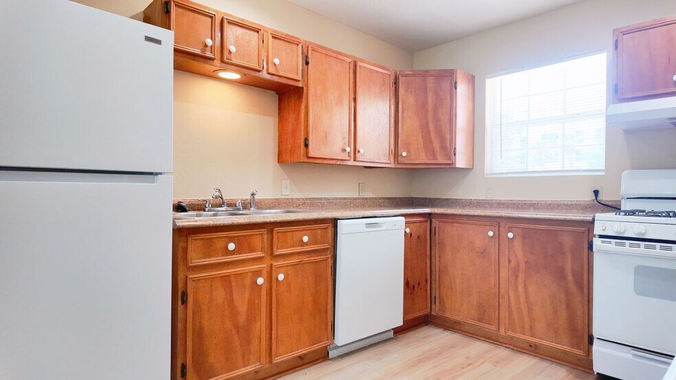 Building Photo - 1221 Bayou Shore Dr