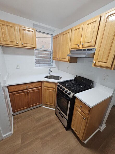 Primary Photo - 4306 Kennedy Blvd
