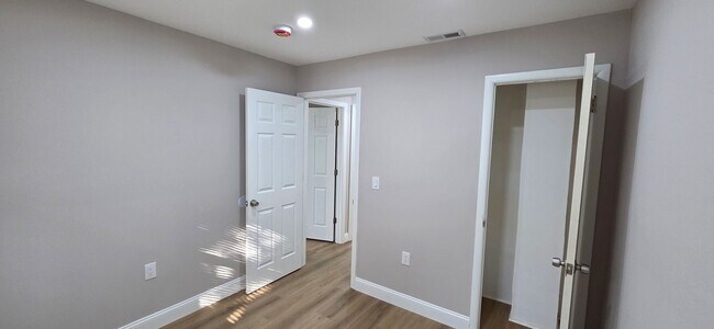 Building Photo - A Spacious 4 bedroom house for Rent !!!