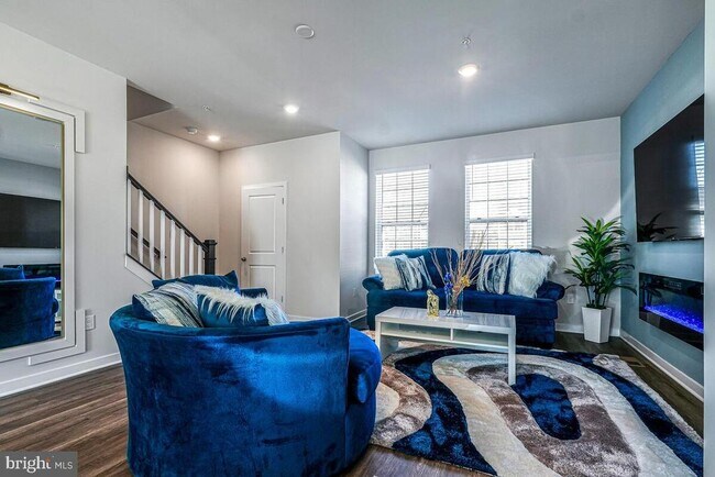 Building Photo - 313 Soft Rush Ln