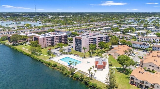 Building Photo - 20840 San Simeon Way