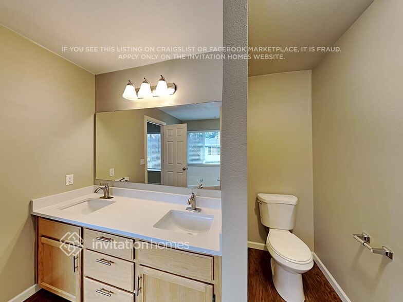 Building Photo - 1527 185th St E