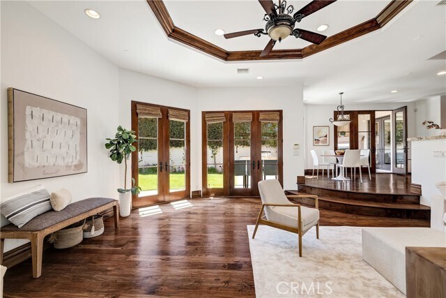 Building Photo - 718 N Poinsettia Ave