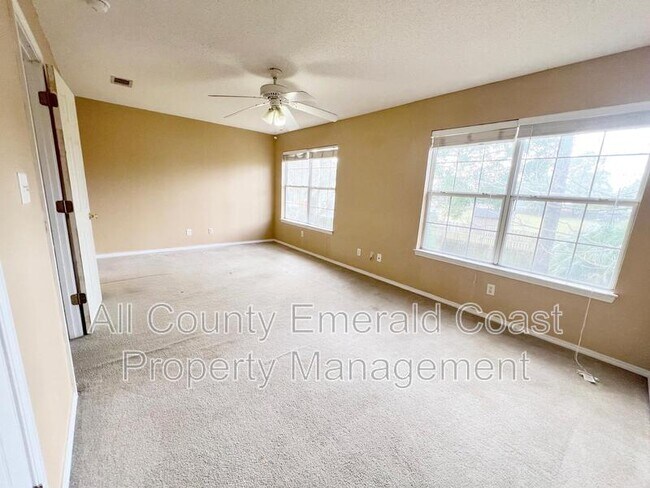 Building Photo - 34 Harbeson Ave NE