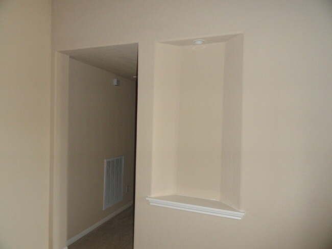 Building Photo - 10024 Lisi Anne Dr