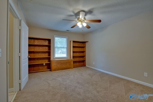 Building Photo - 131 Clubhouse Ln