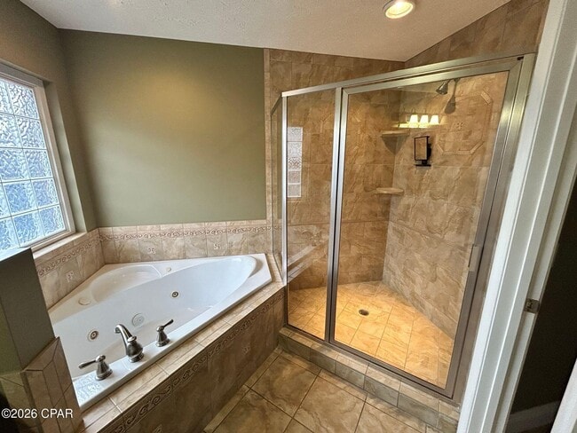 Building Photo - 105 Lakeview Terrace