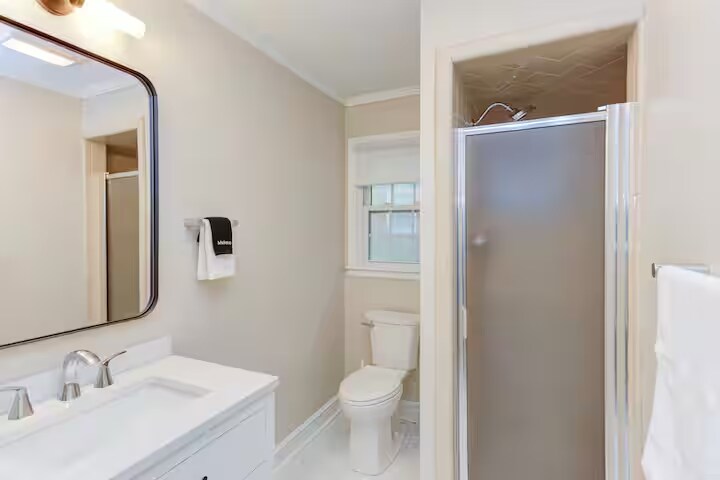 Building Photo - 107 S Wyrick St