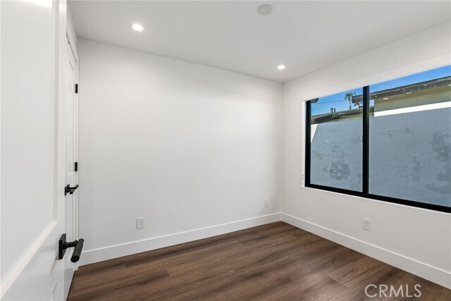 Building Photo - 251 Costa Mesa St