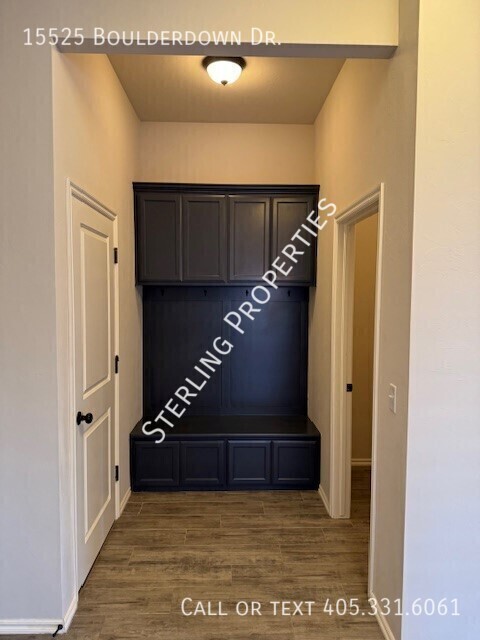 Building Photo - 15525 Boulderdown Dr