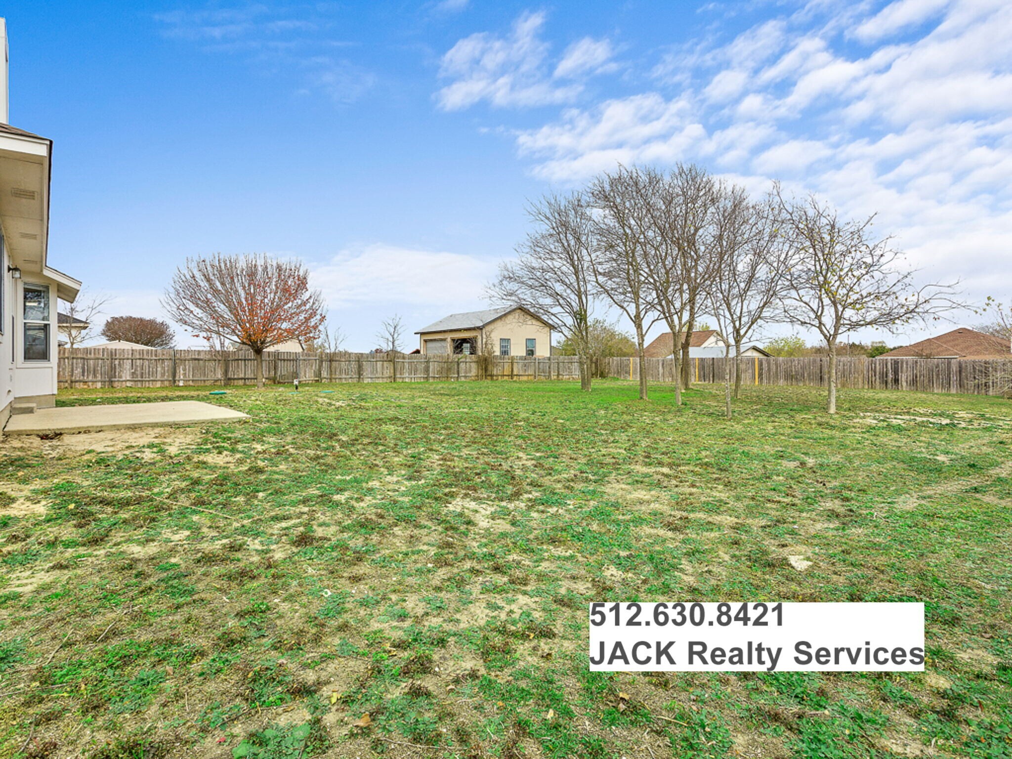 Building Photo - 115 Bell Meadows Dr