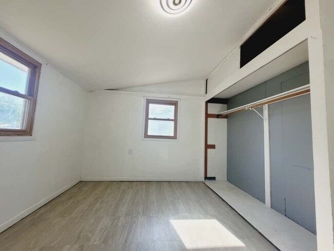 Building Photo - 412 West Ave