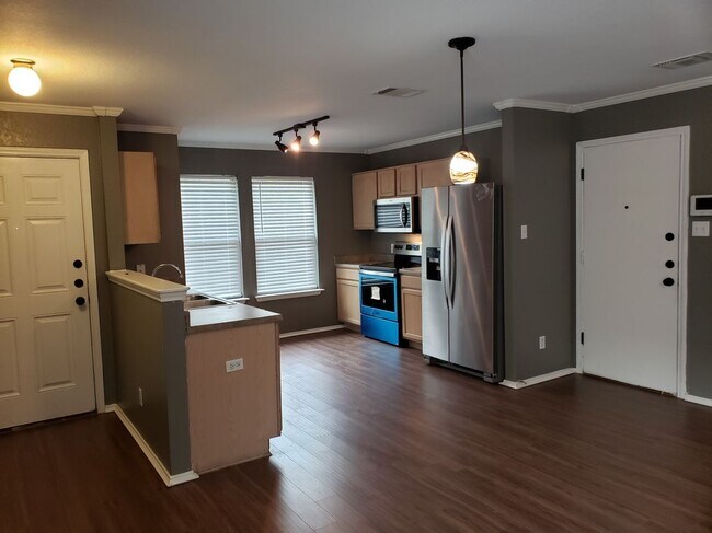 Building Photo - 2346 Mission View