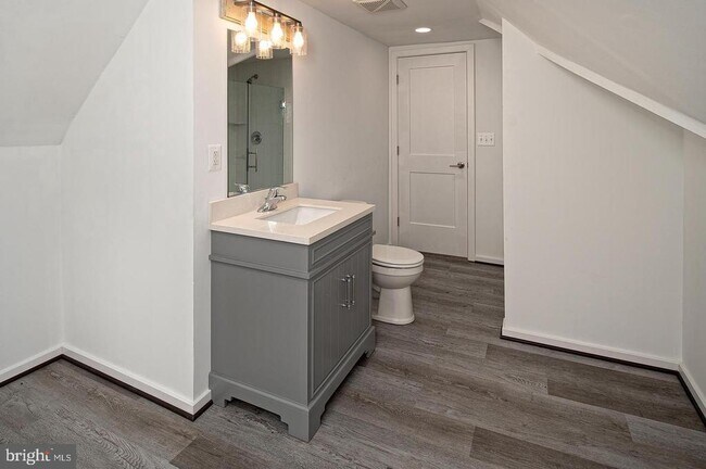 Building Photo - 6343 Montgomery Rd