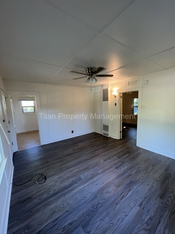 Building Photo - 13940 SE Rupert Dr