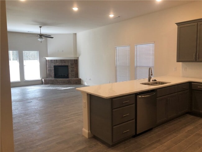 Building Photo - 448 Fox Cir