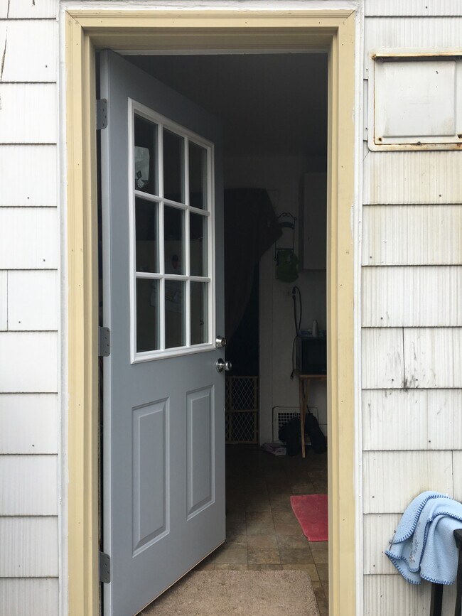 Building Photo - 77 Eldred