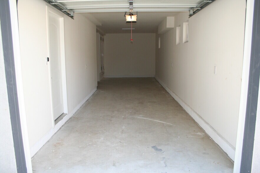 Building Photo - 5313 Riverton Ave