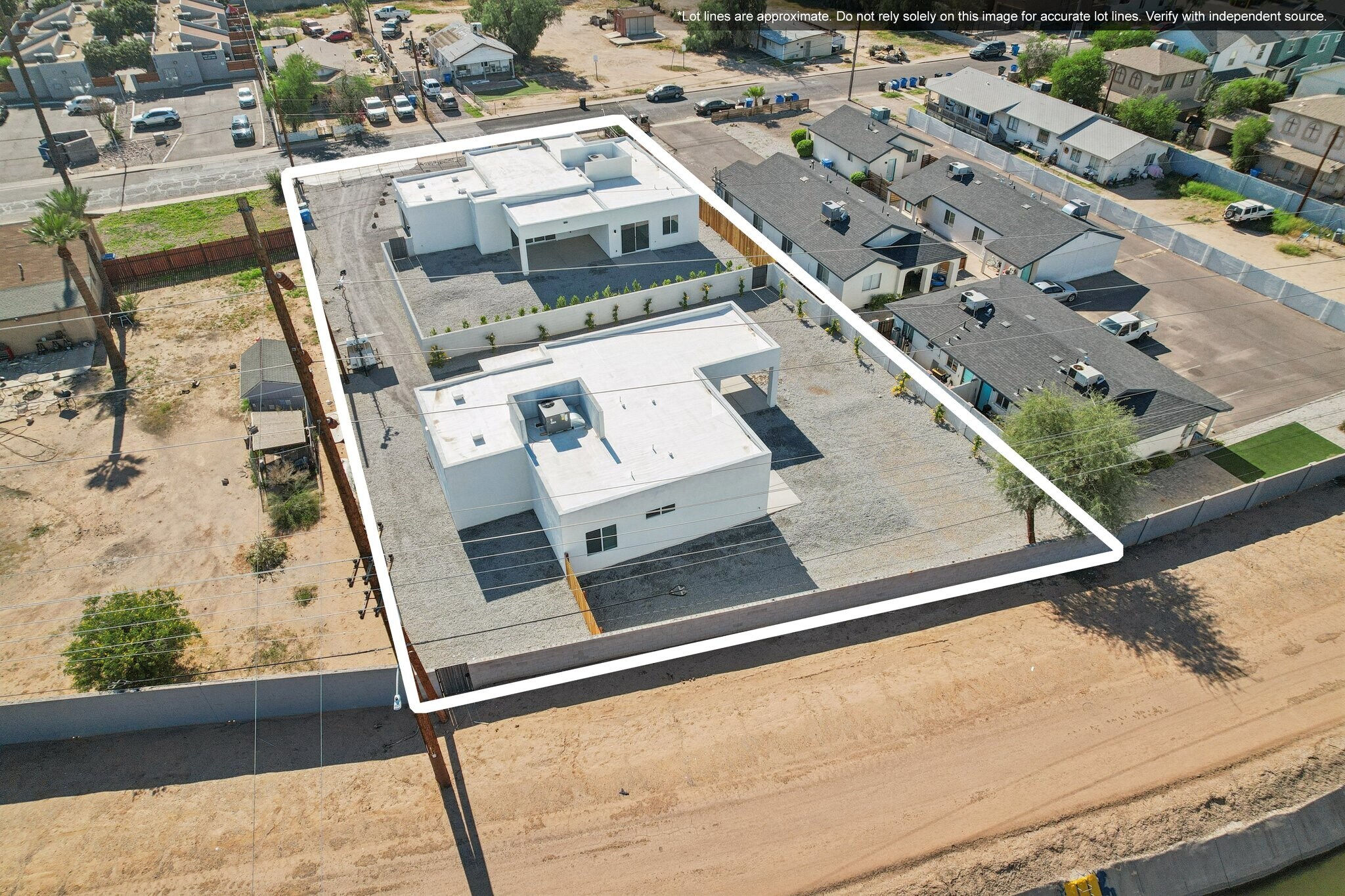 Building Photo - 910 E Roma Ave