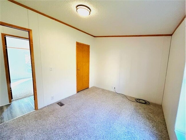 Building Photo - 398 Township Rd 344