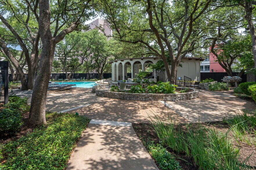 Building Photo - 1801 Lavaca St